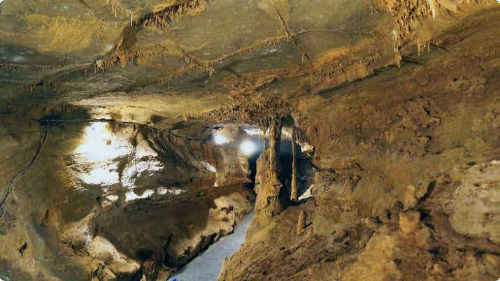 Jaskinie Seneki